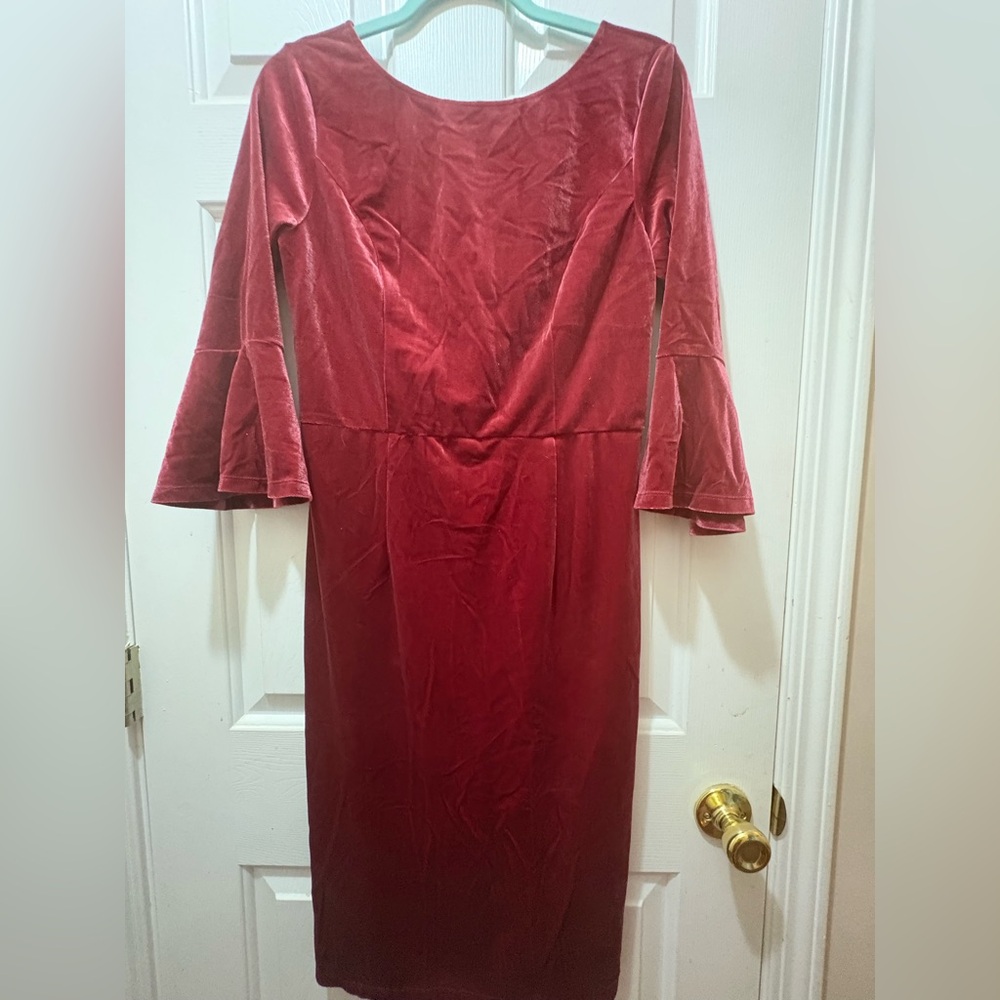 Crown & Ivy Velvet Long Sleeve Dress in Rich Red